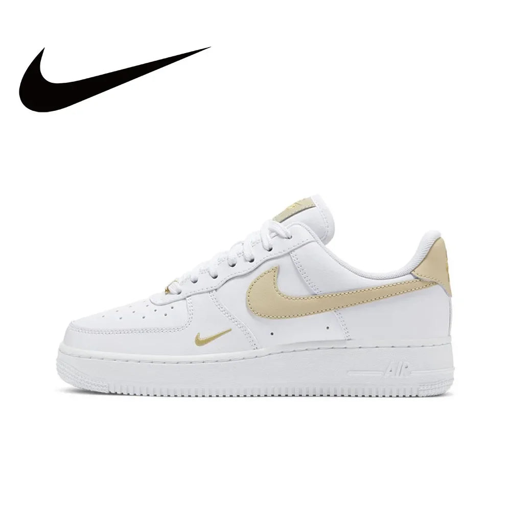 Nike Air Force 1 07 Low für Männer und Frauen Größe: 38