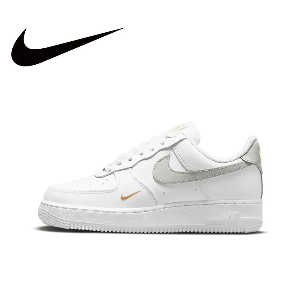 Nike Air Force 1 07 Low für Männer und Frauen Größe: 38